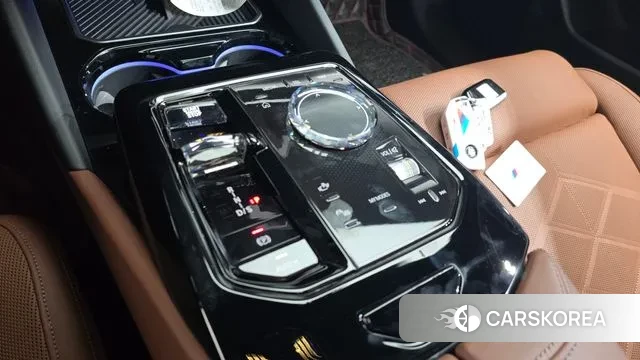 BMW 5 Series (G60) id 3359703 из Кореи 19