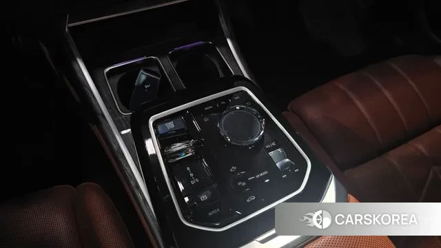 BMW 7 Series (G70) id 3393943 из Кореи 19