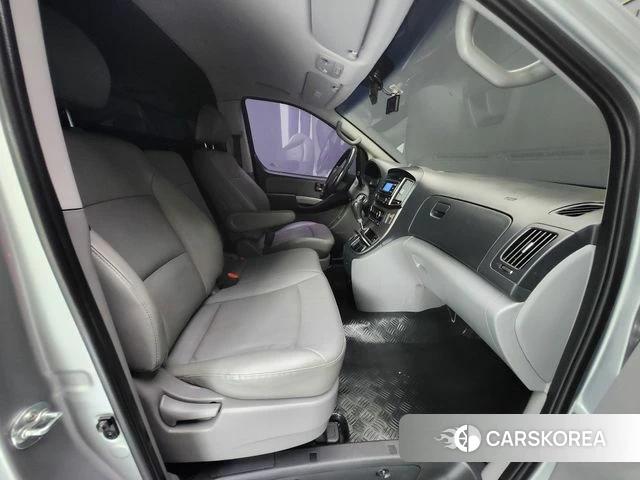 Hyundai The New Grand Starex id 4595791 из Кореи 19