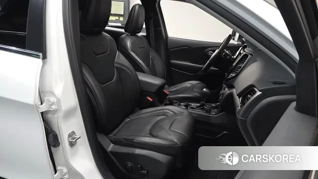 Jeep Cherokee (KL) id 3238396 из Кореи 19