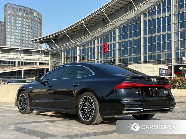 Audi A7L id 4272910 из Китая 11