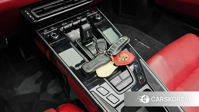 Porsche 911(992) id 4356295 из Кореи 19