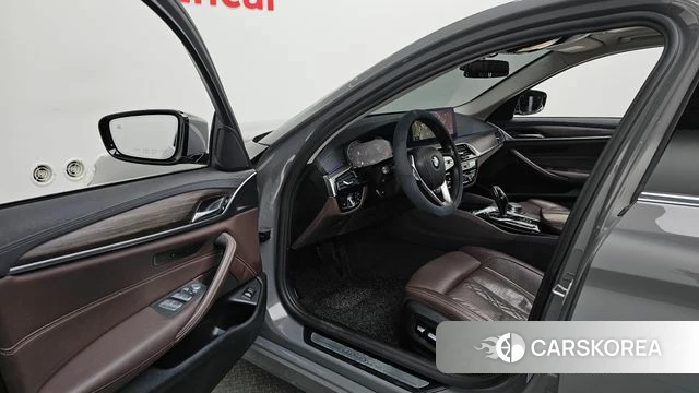 BMW 5 Series (G30) id 3911026 из Кореи 19