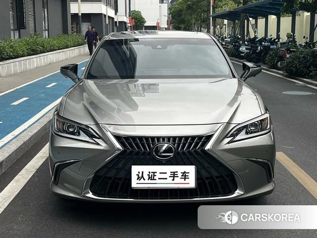Lexus ES id 4276969 из Китая 9