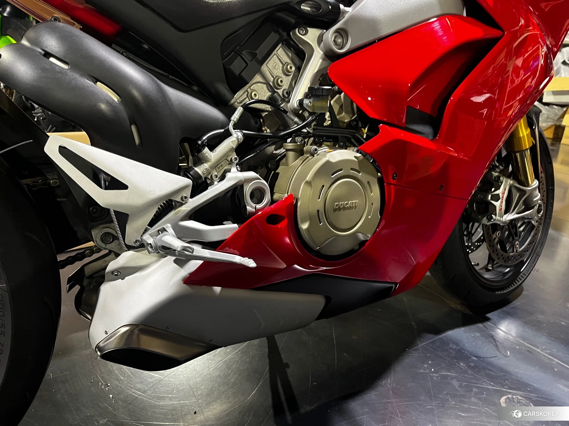 Ducati PANIGALE V4 S id 3947693 из Японии 10