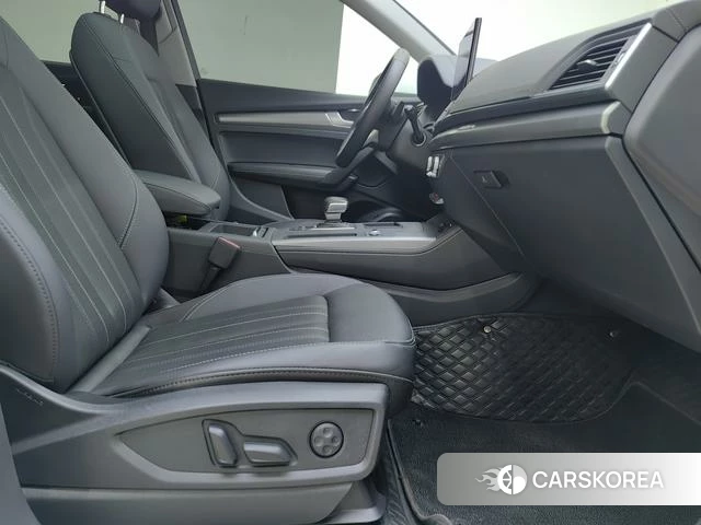 Audi Q5L id 4261507 из Китая 16