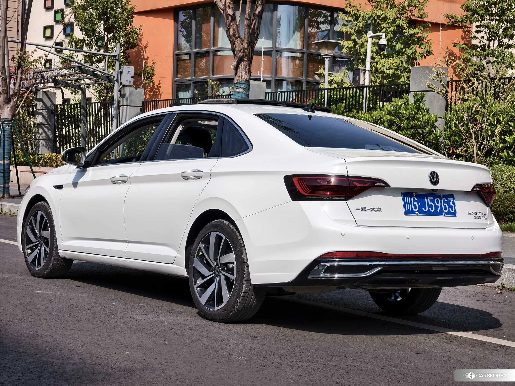 Volkswagen Sagitar id 4426666 из Китая 9