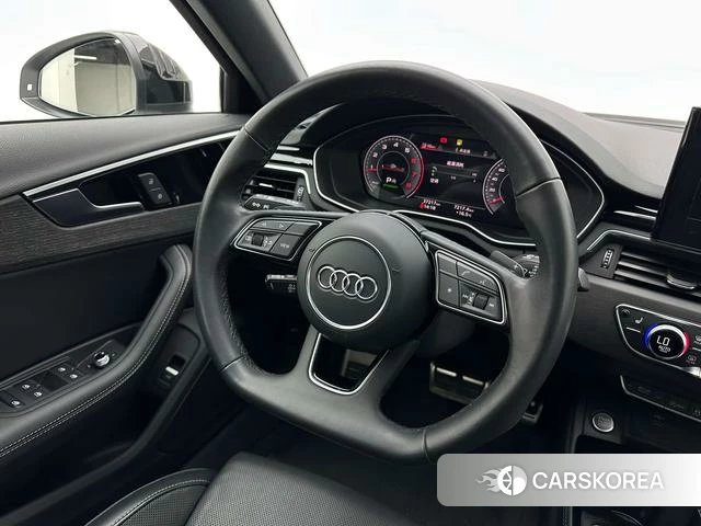 Audi A4L id 4276213 из Китая 30
