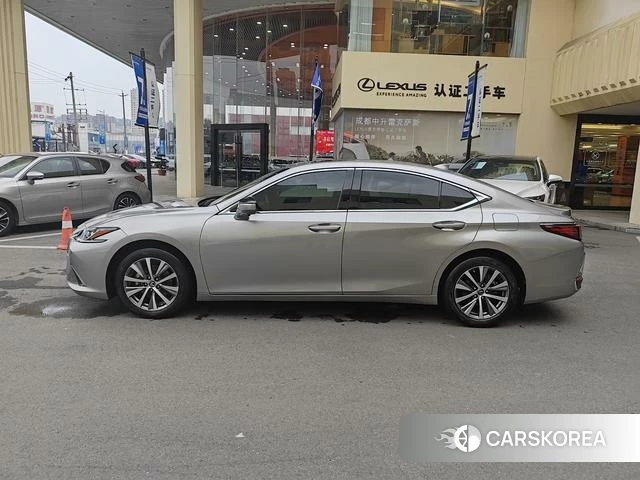 Lexus ES id 4261325 из Китая 12