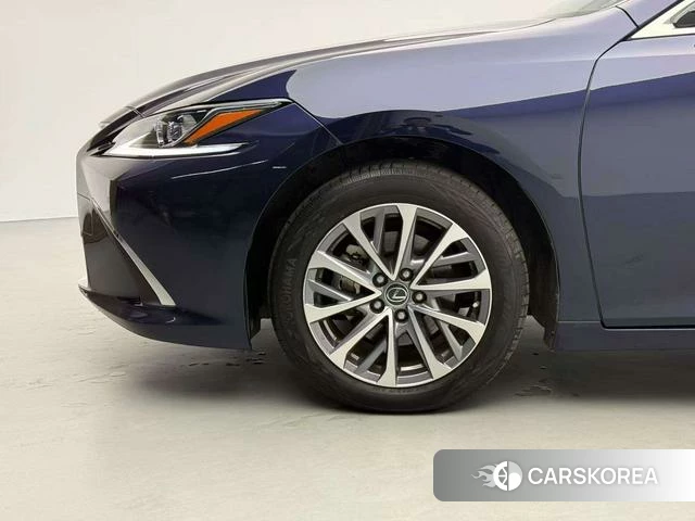 Lexus ES id 4314676 из Китая 14
