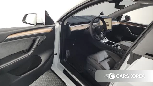 Tesla Model Y id 3763336 из Кореи 19