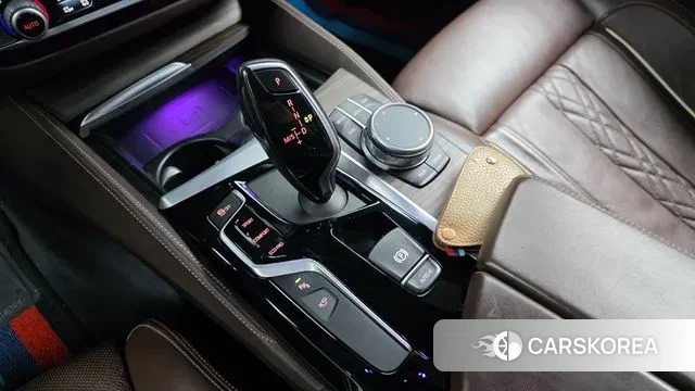 BMW 5 Series (G30) id 3641009 из Кореи 19