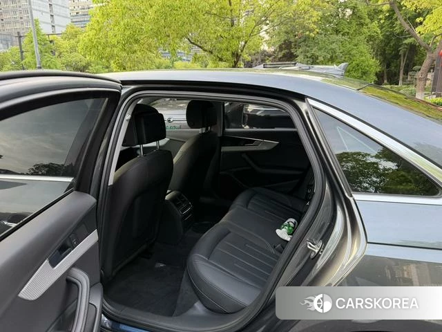 Audi A4L id 4374592 из Китая 13