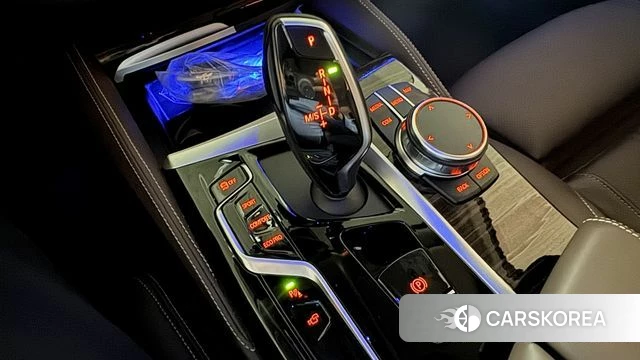 BMW 5 Series (G30) id 3934415 из Кореи 19