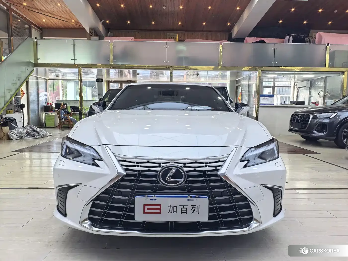 Lexus ES id 4634736 из Китая 16