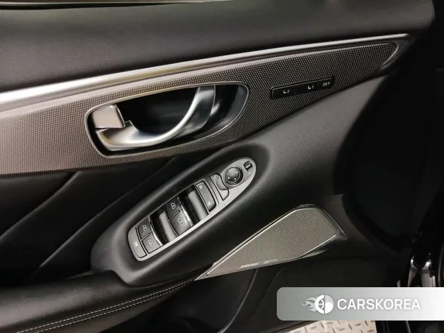 Infiniti Q50 id 3209883 из Кореи 19