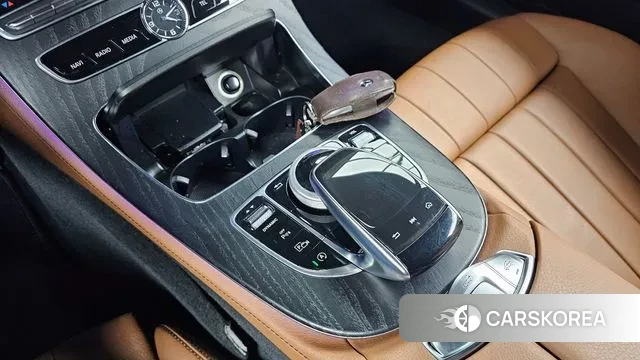 Mercedes-Benz E-Class W213 id 3742601 из Кореи 19