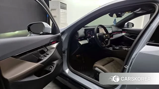 BMW 5 Series (G60) id 3502496 из Кореи 19