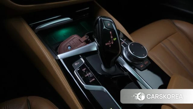 BMW 5 Series (G30) id 3925091 из Кореи 19