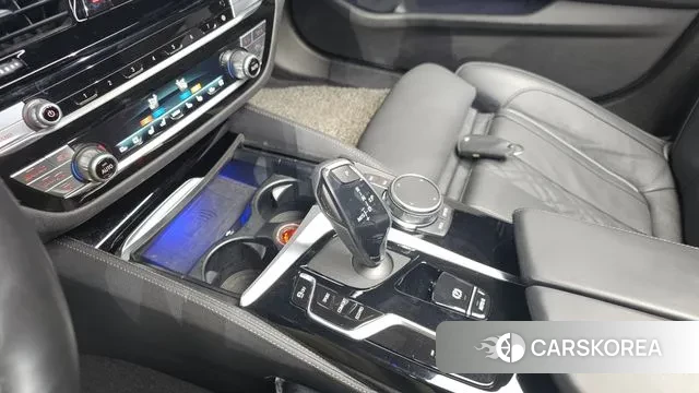 BMW 5 Series (G30) id 3366379 из Кореи 19