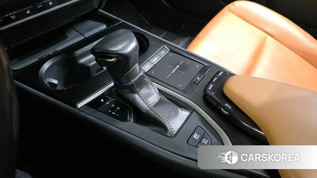 Lexus UX250h id 4351065 из Кореи 32