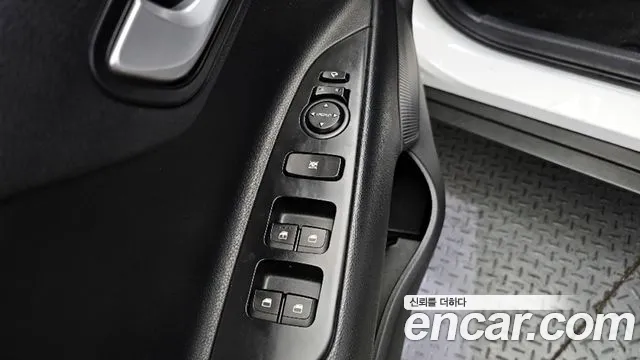 Kia Stonic id 2654514 из Кореи 19