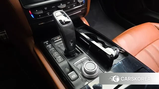 Maserati Quattroporte id 2976743 из Кореи 19