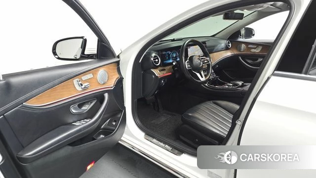 Mercedes-Benz E-Class W213 id 4751225 из Кореи 34