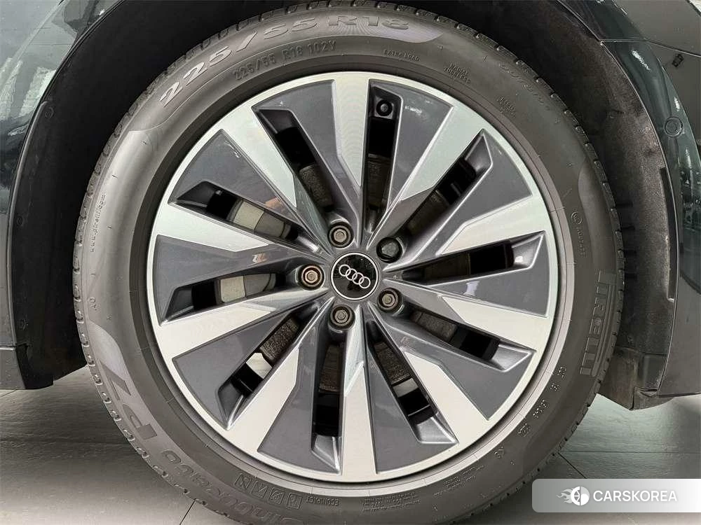 Audi A6L id 4441151 из Китая 12