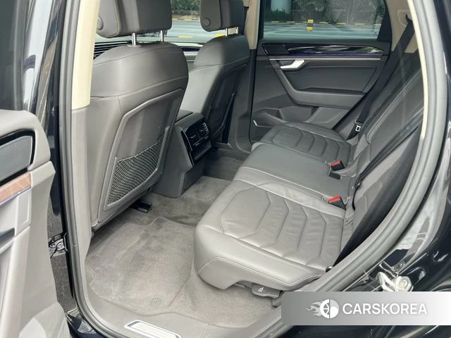 Volkswagen Touareg id 4277399 из Китая 14