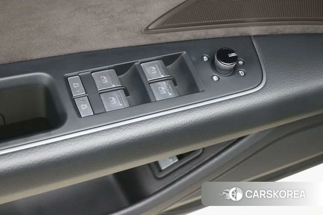 Audi A8 id 4366000 из Китая 30