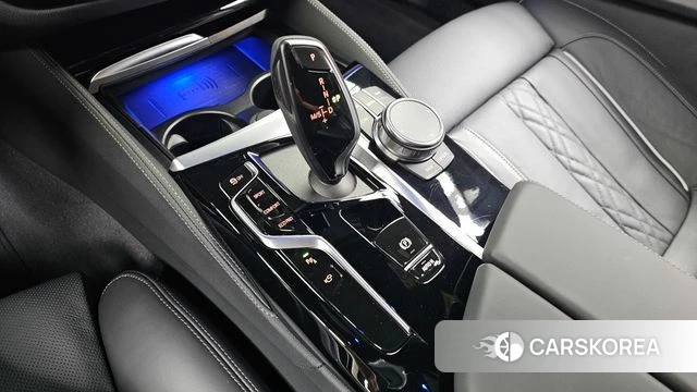 BMW 5 Series (G30) id 4528438 из Кореи 33