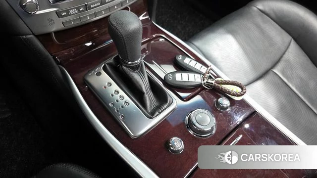 Infiniti Q70 id 3845179 из Кореи 19