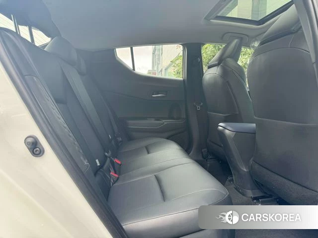 Toyota C-HR id 4333582 из Китая 11