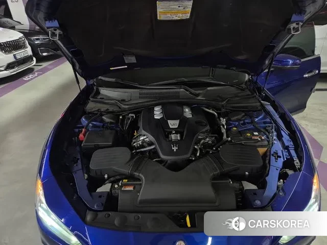 Maserati Ghibli id 3727823 из Кореи 19