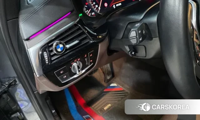 BMW 5 Series (G30) id 3709469 из Кореи 19