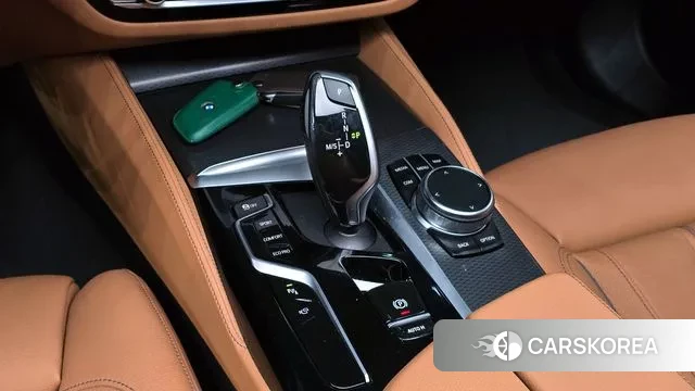 BMW 5 Series (G30) id 3442537 из Кореи 19