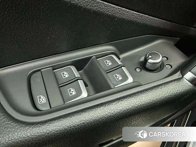 Audi Q2L id 3863658 из Китая 25