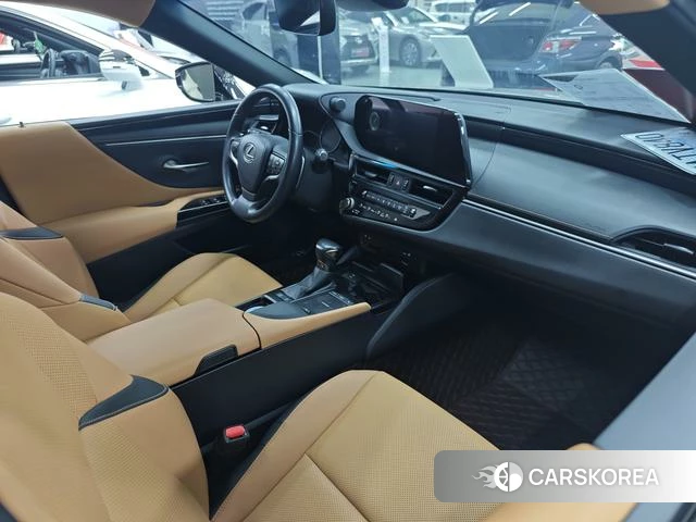 Lexus ES id 4342103 из Китая 19