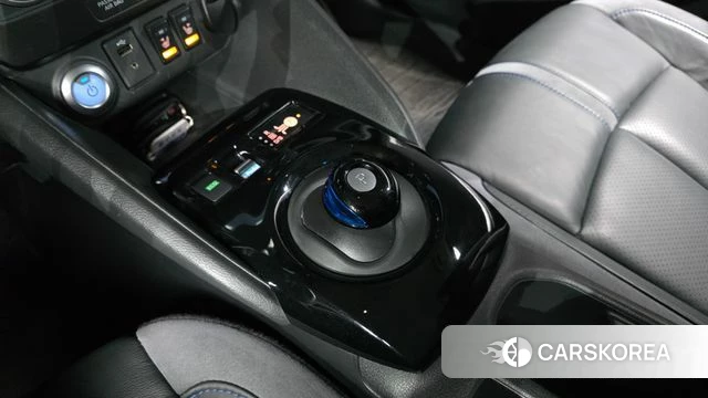 Nissan Leaf (ZE1) id 4595695 из Кореи 32