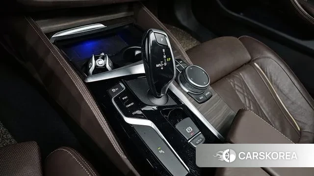 BMW 5 Series (G30) id 3686809 из Кореи 19