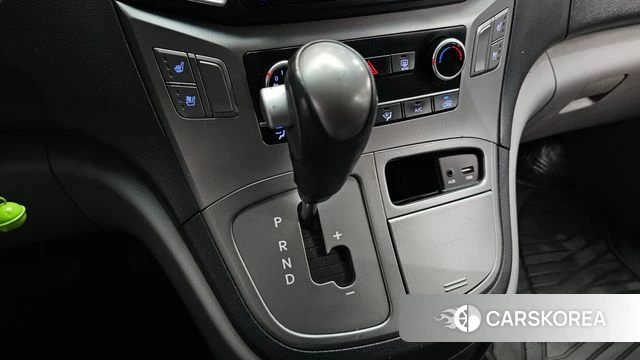 Hyundai The New Grand Starex id 4563316 из Кореи 19