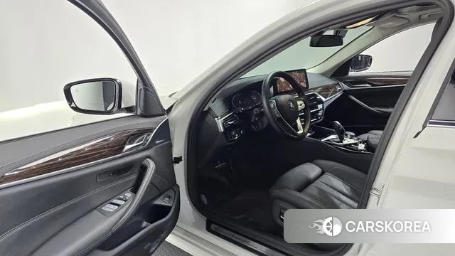 BMW 5 Series (G30) id 3649394 из Кореи 19