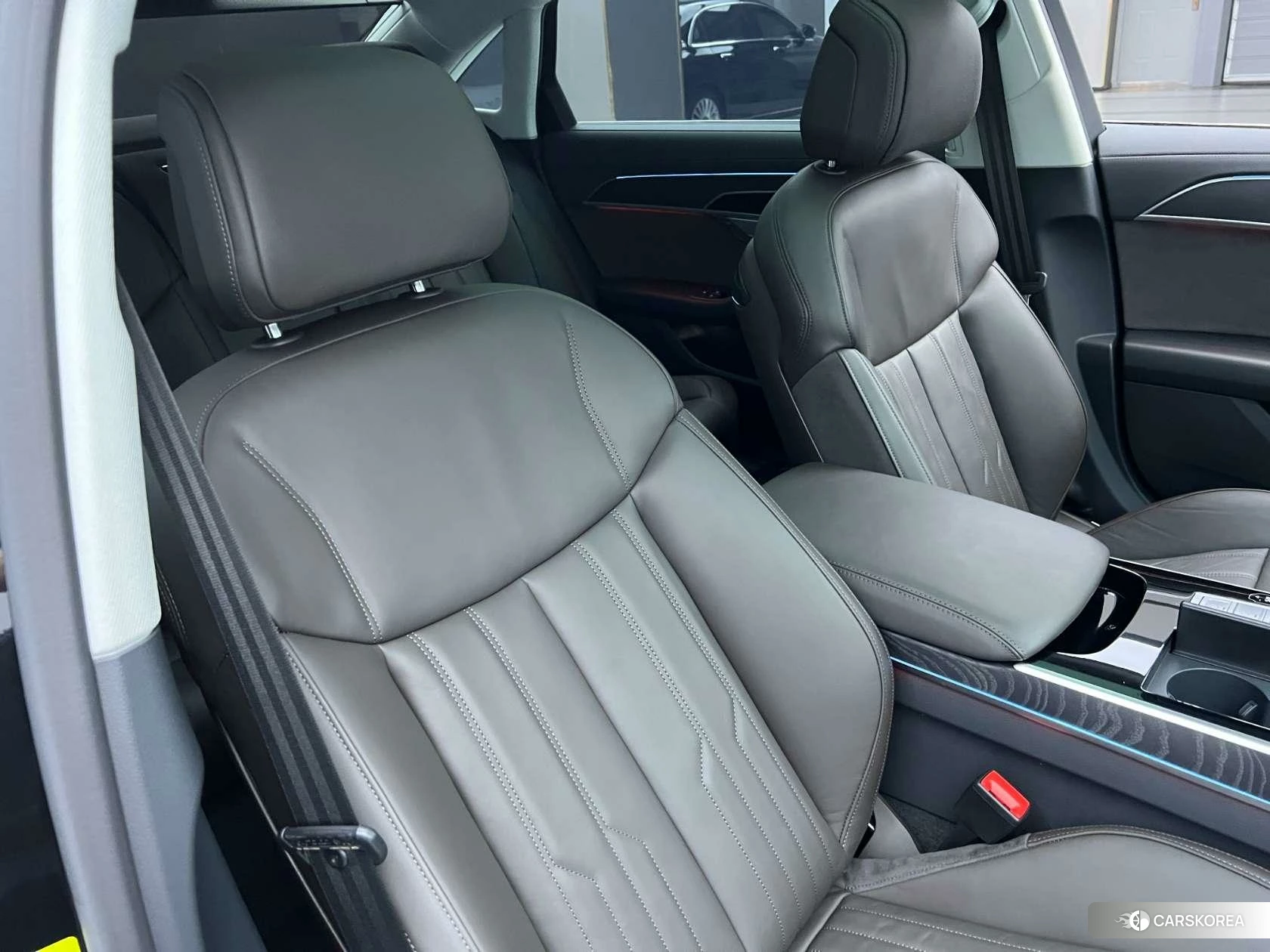 Audi A8 id 4479657 из Китая 10