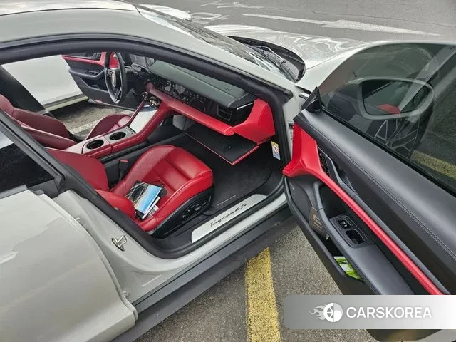 Porsche Taycan id 3525280 из Кореи 10