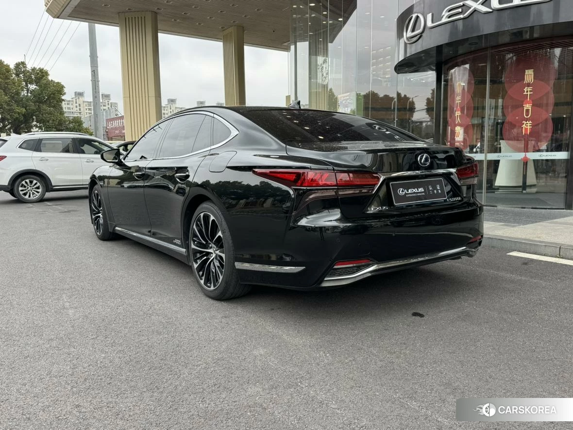 Lexus LS id 4511020 из Китая 17