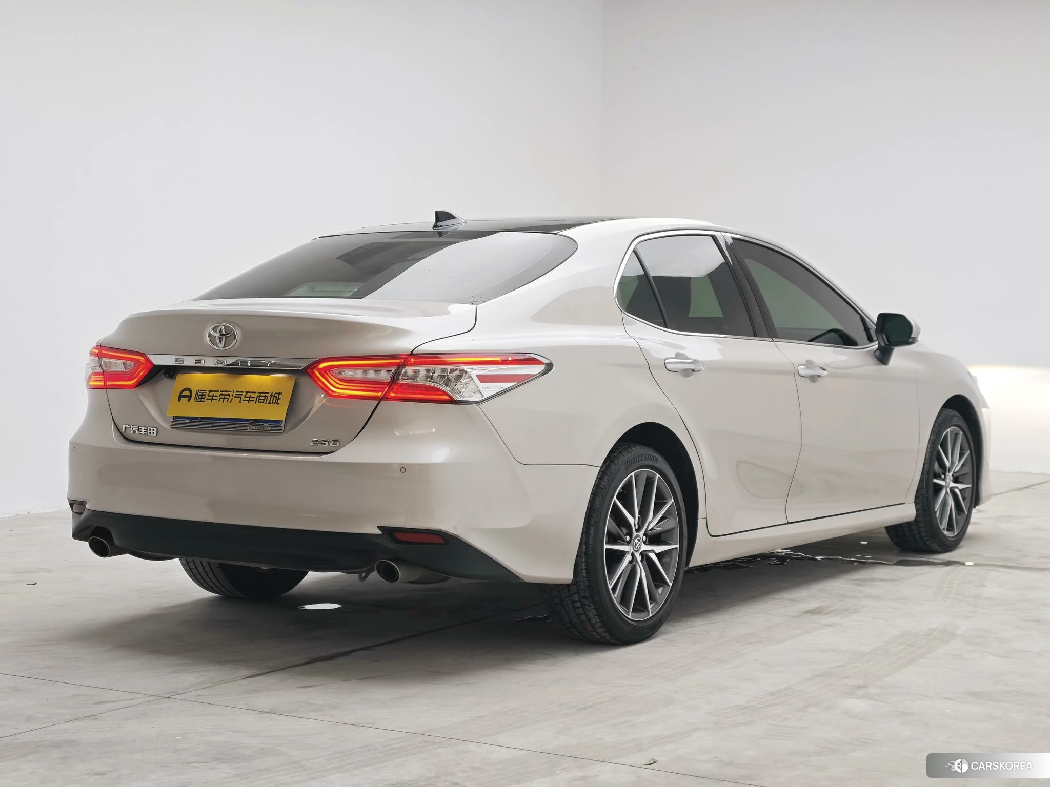 Toyota Camry id 4510782 из Китая 19