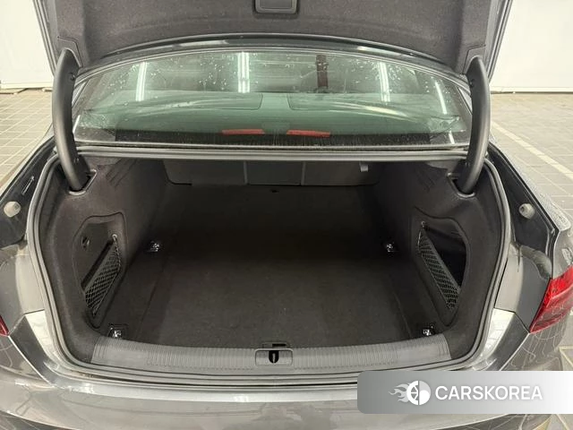 Audi A4L id 4272637 из Китая 9