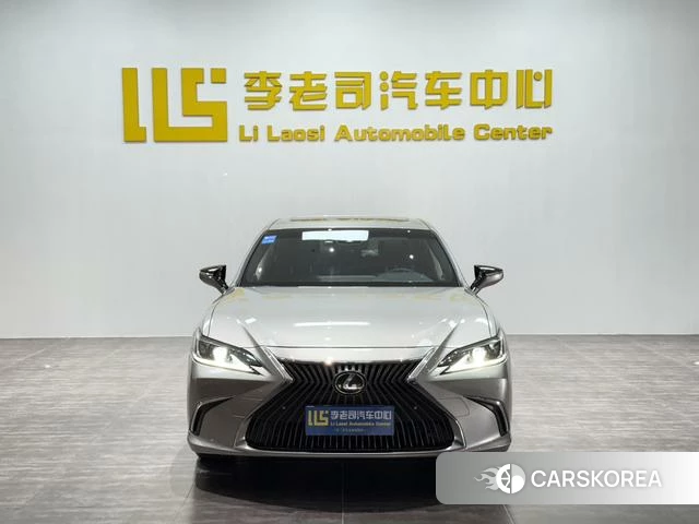 Lexus ES id 4273980 из Китая 32