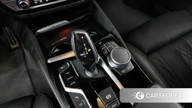 BMW 5 Series (G30) id 3541256 из Кореи 19